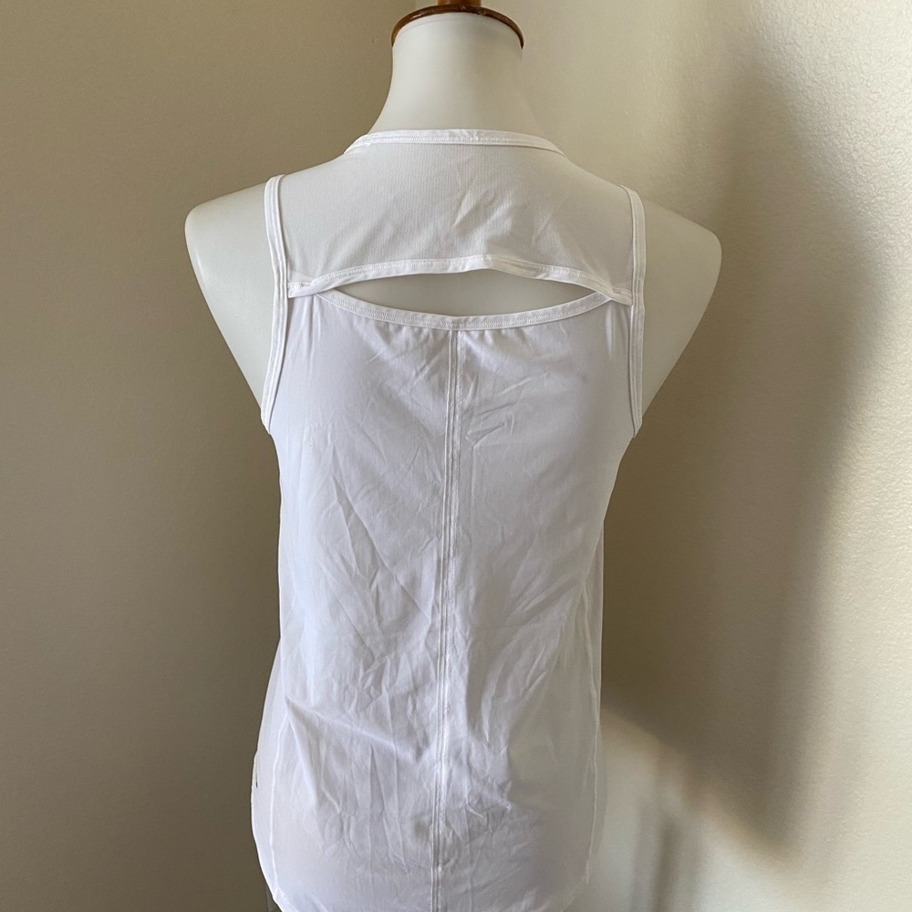 Lululemon Women’s Athletic Tank White Fit Medium Activewear Top - Picture 3 of 5